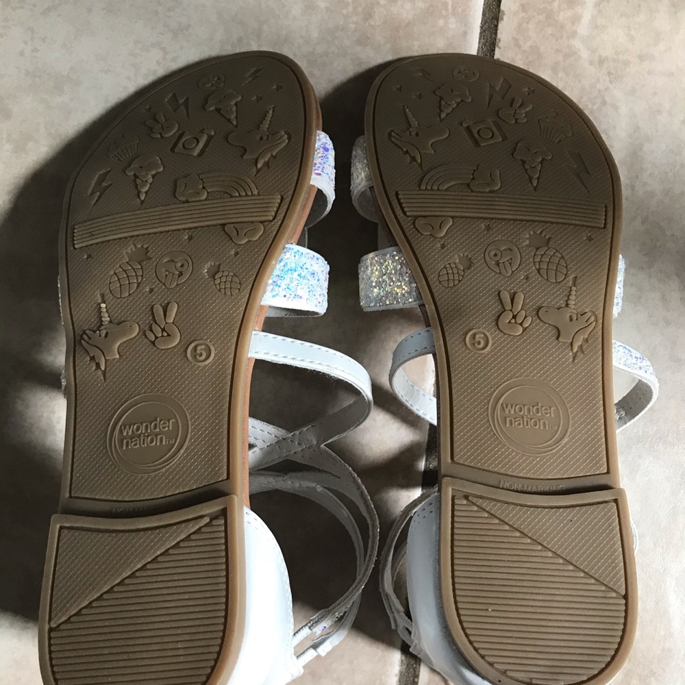 Sandles - Picture 4 of 4